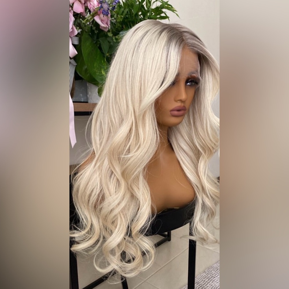 Elegant Blonde Wavy Wig